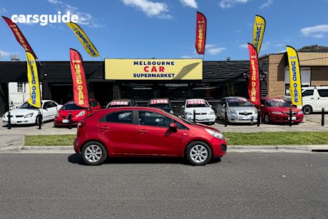 Red 2011 Kia RIO Hatchback S