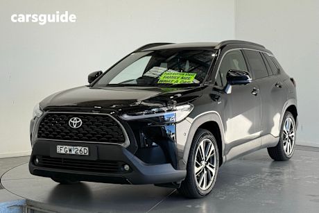 Black 2024 Toyota Corolla Cross Hatch ATMOS F