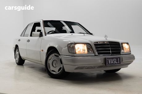 White 1993 Mercedes-Benz E-CLASS Sedan E220 R