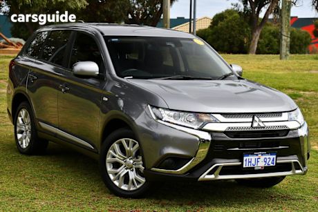 Silver 2021 Mitsubishi Outlander Wagon Es 7 Seat (Awd)