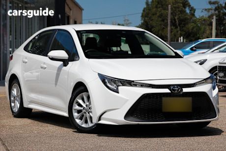 White 2020 Toyota Corolla Sedan ASCENT SPORT F