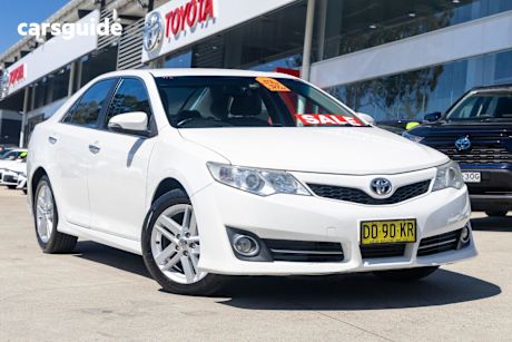 White 2014 Toyota Camry Sedan Atara Sl