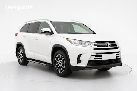 White 2017 Toyota Kluger SUV GRANDE F