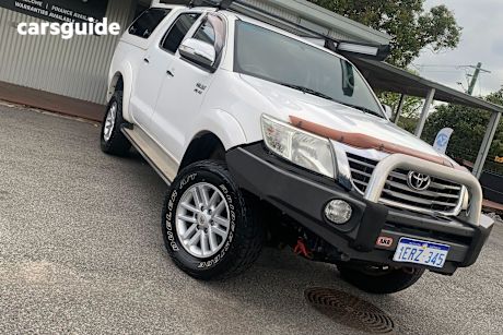 White 2012 Toyota Hilux Dual Cab Pick-up Sr5