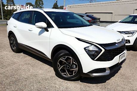 White 2023 Kia Sportage SUV S F