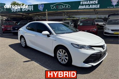 White 2019 Toyota Camry Sedan Ascent (Hybrid)
