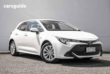 White 2025 Toyota Corolla Hatch ASCENT SPORT HYBRID F
