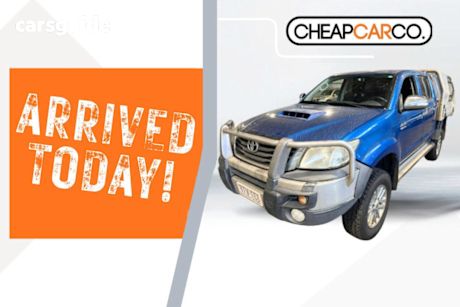 Blue 2015 Toyota Hilux Dual Cab Pick-up Sr5 (4X4)