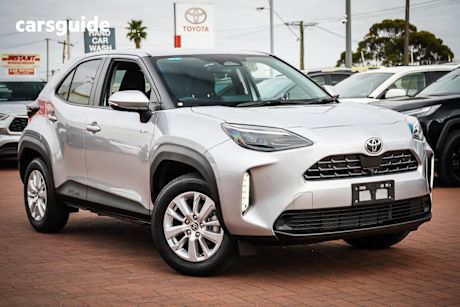 Silver 2024 Toyota Yaris Cross Wagon Gxl Hybrid