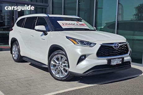 White 2022 Toyota Kluger SUV GRANDE 4X4