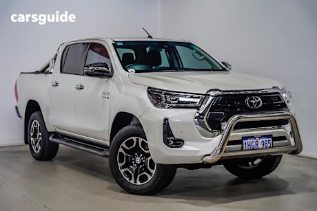 White 2021 Toyota Hilux Double Cab Pick Up Sr5 (4X4)