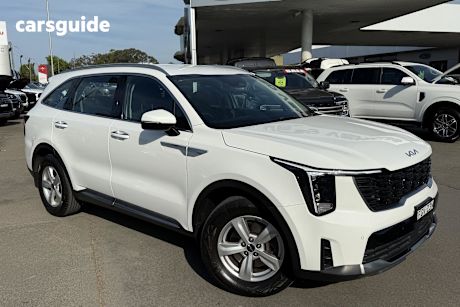 White 2023 Kia Sorento Wagon S 7 Seat