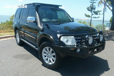 Black 2010 Mitsubishi Pajero Wagon Exceed Lwb (4X4)