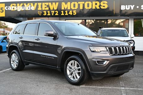 Grey 2018 Jeep Grand Cherokee Wagon Laredo (4X4)