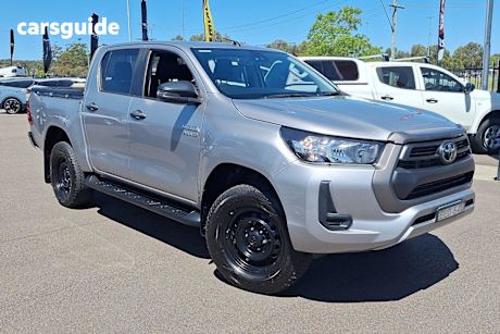 Silver 2020 Toyota Hilux Double Cab Pick Up Sr (4X4)