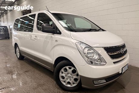 White 2014 Hyundai Imax Wagon