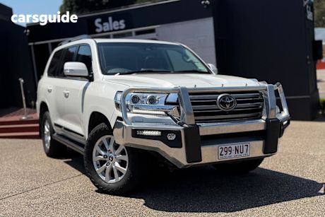 White 2018 Toyota Landcruiser Wagon Sahara (4X4)
