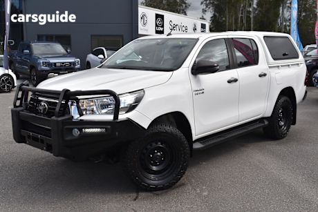 White 2019 Toyota Hilux Ute Tray SR 4X4
