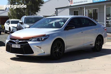Silver 2016 Toyota Camry Sedan Atara S