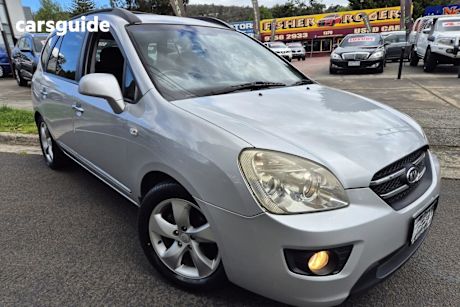 Silver 2008 Kia Rondo Wagon Ex