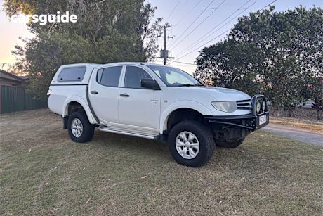White 2011 Mitsubishi Triton Double Cab Utility Gl-R (4X4)