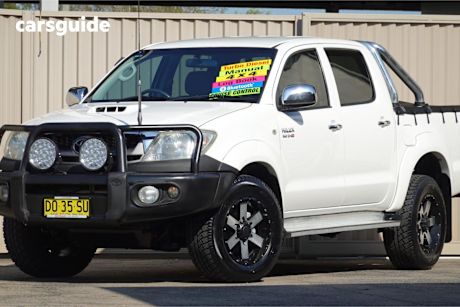 White 2010 Toyota Hilux Dual Cab Pick-up Sr5 (4X4)