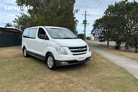 White 2015 Hyundai Imax Wagon
