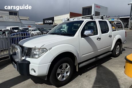 White 2008 Nissan Navara Dual Cab Pick-up St-X (4X4)