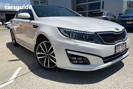 White 2014 Kia Optima Sedan PLATINUM F