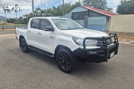 White 2015 Toyota Hilux Ute Tray SR 4X4