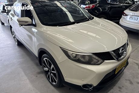 White 2015 Nissan Qashqai Wagon Ti (4X2)