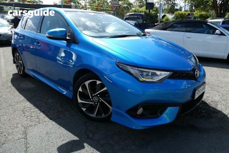 Blue 2015 Toyota Corolla Hatchback Zr