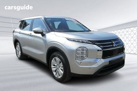 Silver 2025 Mitsubishi Outlander Wagon Es 5 Seat (2Wd)