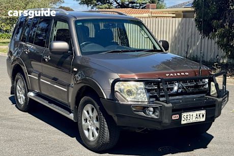2011 Mitsubishi Pajero Wagon Platinum Edition