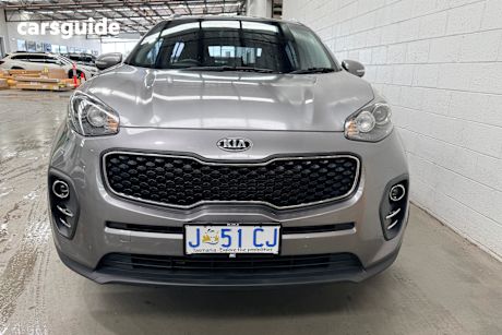 Silver 2017 Kia Sportage SUV SI F