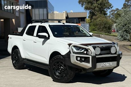 White 2020 Isuzu D-MAX Crew Cab Utility Ls-M (4X4)