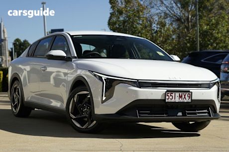 White 2025 Kia K4 Sedan Sport+