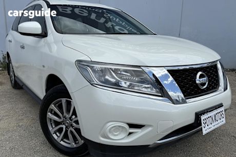 White 2015 Nissan Pathfinder Wagon St (4X2)