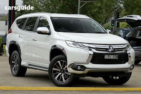White 2017 Mitsubishi Pajero Sport Wagon Exceed (4X4) 7 Seat