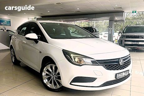 White 2019 Holden Astra Hatchback R