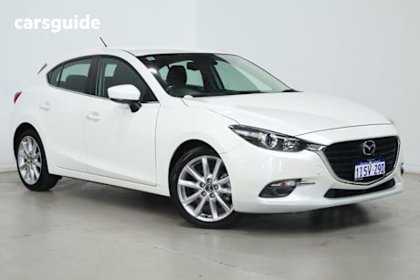 White 2016 Mazda 3 Hatchback Sp25
