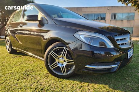 Black 2014 Mercedes-Benz B180 Hatchback