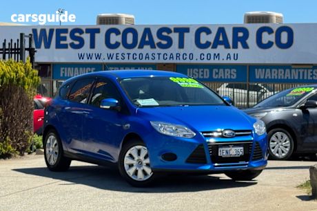 Blue 2014 Ford Focus Hatchback Ambiente