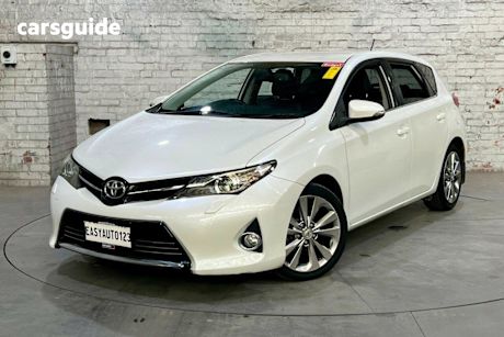 White 2014 Toyota Corolla Hatchback Levin Zr