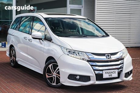 White 2015 Honda Odyssey Wagon Vti-L