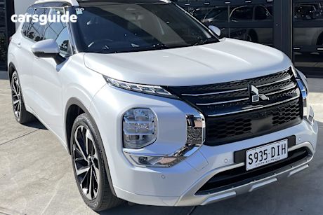 White 2023 Mitsubishi Outlander Wagon Exceed Tourer 7 Seat (Awd)