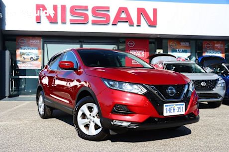 Red 2020 Nissan Qashqai Wagon St