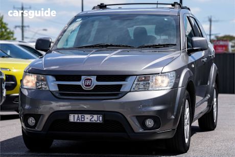 Grey 2013 Fiat Freemont Wagon Urban