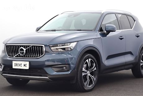 Blue 2022 Volvo XC40 Wagon T4 Inscription (Awd)