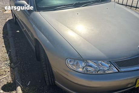 Gold 2002 Holden Commodore Sedan Berlina